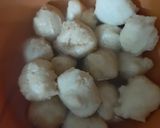 A picture of step 4 of Dahi wada.