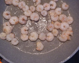 Foto del paso 3 de la receta: Tortilla de patata y gambas