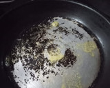 Foto del paso 2 de la receta: Omelette de salmón a las finas hierbas con costrinis de camarón