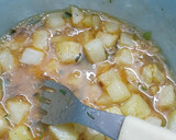 Foto del paso 3 de la receta: Tortilla de papas con hierbas aromáticas. Chuletas de cerdo