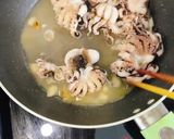 Hình bước làm 3 của món Bạch tuộc xào nấm