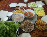 A picture of step 1 of Phở cuốn.