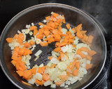 Foto del paso 2 de la receta: Albóndigas a la jardinera 🥕🍄🥔