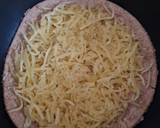 Foto del paso 4 de la receta: Pizza integral de cebolla sin horno ni levadura