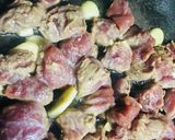 A picture of step 2 of Shaking Beef (Bò Lúc Lắc).