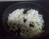 Foto del paso 1 de la receta: Habas baby con cebolla y jamón de la Brigada Espartana