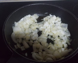 Foto del paso 1 de la receta: Habas baby con cebolla y jamón de la Brigada Espartana