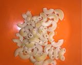 Foto langkah ke 1 dari resep Seblak bakso sosis.