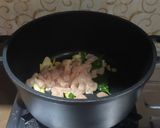 Foto langkah ke 2 dari resep Sop Ayam Ala Pak Min Klaten.