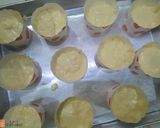 Foto langkah ke 5 dari resep Classic (Vanilla) Cupcake.