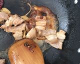 A picture of step 3 of Stir pork belly with Steam eggplant.
