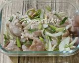Foto langkah ke 3 dari resep Ayam Enoki Kukus Lada Jahe.