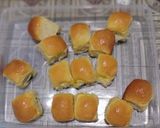 Foto langkah ke 6 dari resep Roti sobek.