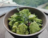 A picture of step 5 of Green Rava Dhokla.