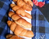 A picture of step 12 of Fried croissant.