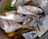 Foto langkah ke 3 dari resep Ikan Kembung Masak Woku.
