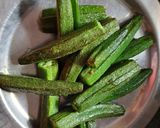 दही भेंडी (dahi bhendi recipe in marathi) रेसिपी स्टेप 2 फोटो