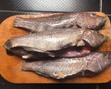 Foto del paso 1 de la receta: Cabrilla en salsa aparihuelada con tacu tacu de frejoles rojos
