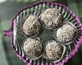 A picture of step 4 of No Bake - Oatmeal Energy Balls.