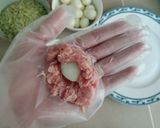 Hình bước làm 2 của món Trứng cút bọc cốm xanh