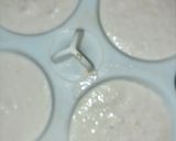 A picture of step 4 of Tricolour Idli.