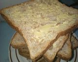 A picture of step 3 of Egg and cheddar toasted sandwich.