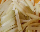 A picture of step 1 of Crispy crunchy french fries.