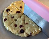 Foto del paso 7 de la receta: “SCONES” con frutos rojos y chips de chocolate blanco!!
