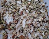 A picture of step 3 of Keto Granola🍯.