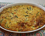 Foto del paso 7 de la receta: Pastel de calabacín con palitos de mar (surimi)