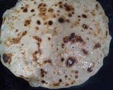 A picture of step 3 of Patatoes paratha.