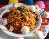 A picture of step 7 of Mushroom Hakka noodles.