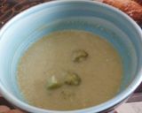 Tejszínes brokkolikrémleves recept fázis 2 fotója