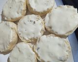 Foto del paso 1 de la receta: Queso crema con ciboulette y salame para rellenar figacitas de manteca