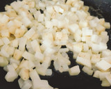 Foto del paso 2 de la receta: Desayuno huevo revuelto con ensalada de nopales y papas