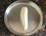 A picture of step 1 of Raw banana chips.