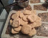 Foto del paso 12 de la receta: Alfajores de chocolate blanco rellenos con dulce de membrillo