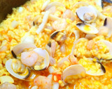 Foto del paso 4 de la receta: Arroz meloso con gambas, sepia y almejas