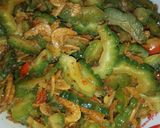 Foto langkah ke 3 dari resep Tumis pare udang rebon.