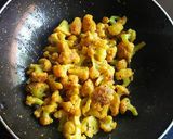 A picture of step 6 of Kasundi Gobi.