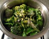 Foto del passaggio 4 della ricetta Pasta con i broccoletti e mollica tostata "Atturata"