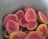 Foto del paso 1 de la receta: Jalea de guayaba casera🍯🧀🧇🍑