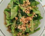 Foto langkah ke 4 dari resep Broccoli with garlic sauce.