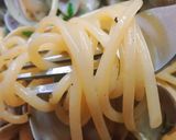 Foto del passaggio 2 della ricetta Spaghetti con Vongole