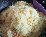 Foto langkah ke 5 dari resep Bihun Goreng.