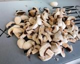 Une image de l'étape 9 de Champignons de Paris à l’ail frais, crème et coriandre.