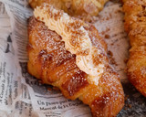 Foto del paso 7 de la receta: Croissant de brioche hojaldrado relleno de nata de speculoos