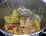 Hình bước làm 2 của món Thịt kho thơm (dứa)