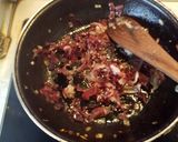 Foto del paso 1 de la receta: Croquetas ibéricas con cebolla caramelizada