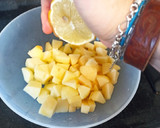 Foto del paso 1 de la receta: Tosta de manzana caramelizada con queso azul